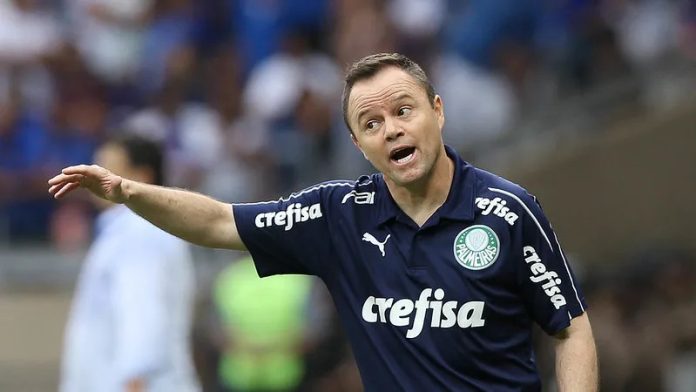 Nome de Andrey Lopes, auxiliar no Palmeiras, é especulado no Goiás