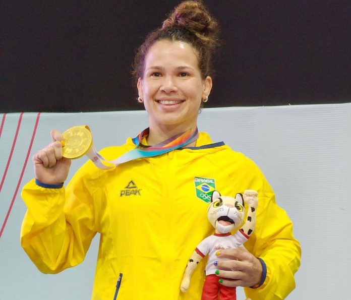 Lutadora goiana Laís Nunes recebe Prêmio Brasil Olímpico pelo quarto ano consecutivo