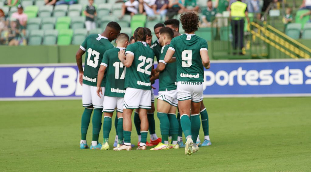 Goiás já está na procura de um novo 10 e mais dois jogadores afirma