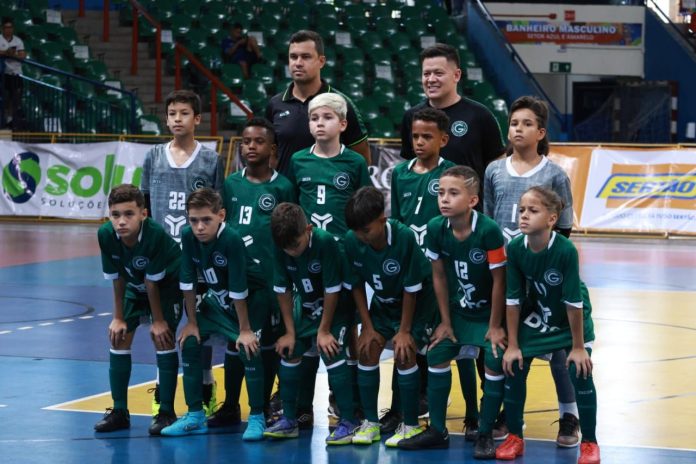 Goiás vence o Motivo/Guarapari e se classifica na Taça Brasil de Futsal Sub-10
