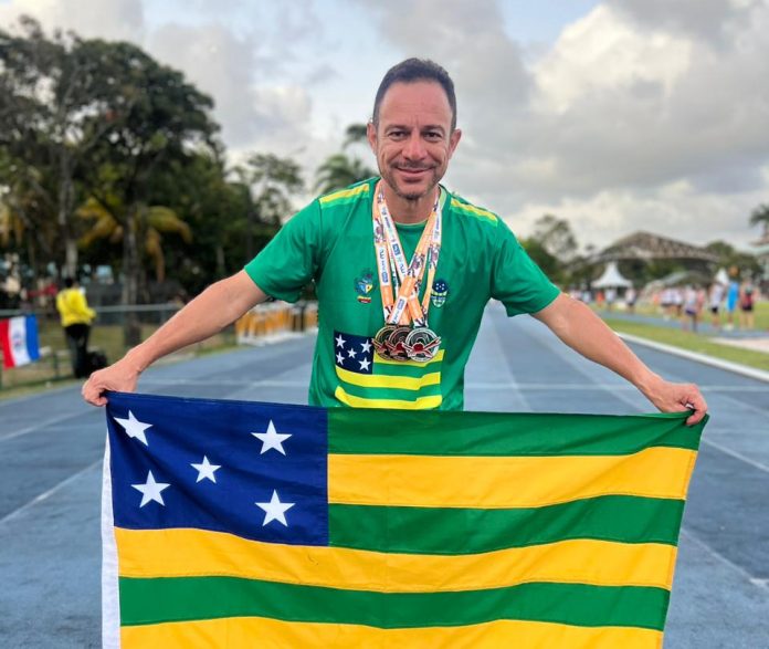 Alexandre Santiago fatura ouro, prata e bronze no Brasileiro de Atletismo Master
