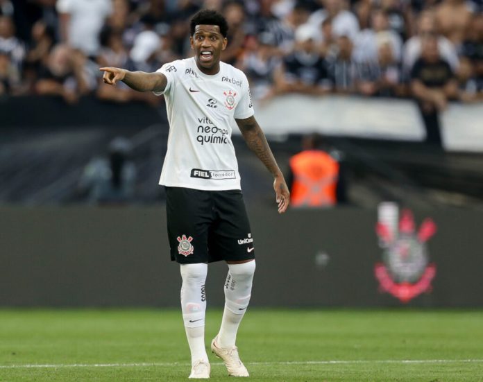 Atlético-GO demonstra interesse na contratação de zagueiro do Corinthians