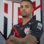 Robert, meia de 21 anos ex-Atlético MG, novo reforço do Atlético GO para 2025