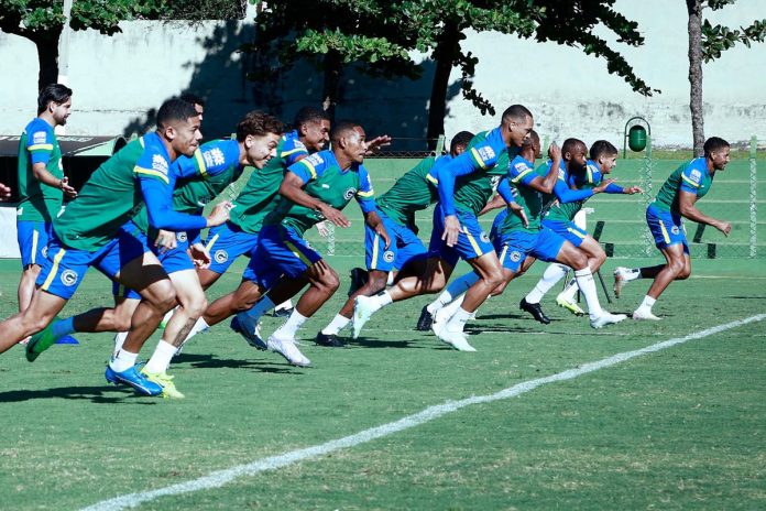FOTO DO TREINAMENTO ANTES DE GOIÁS X ATHLETIC