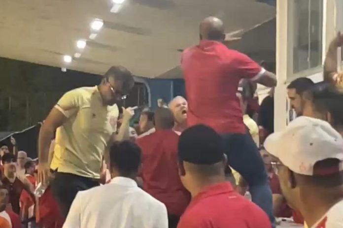captura de tela da confusão entre torcida e diretoria da Anapolina
