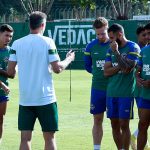 MANCINI E ELENCO GOIÁS JUNHO FOTO ROSIRON RODRIGUES ERLJ