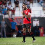 Rhaldney, volante que está prestes a deixar o Atlético-GO em 2025