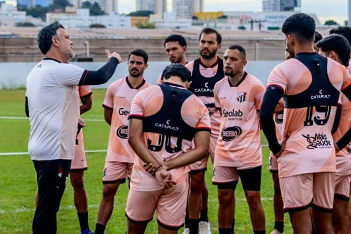 foto do elenco do anápolis futebol clube