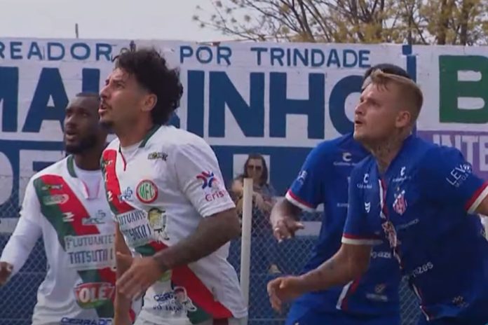 foto da partida entre trindade x morrinhos
