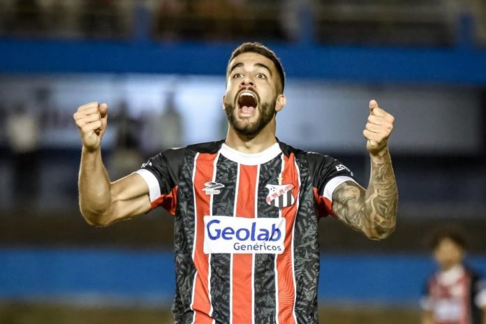 foto do zagueiro rafael costa pelo anápolis futebol clube