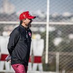 Luizinho Lopes em treino no Vila Nova