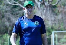 Carille elogia elenco e valoriza vitória do Goiás: “com dificuldades ou não, voltamos ao G-4”