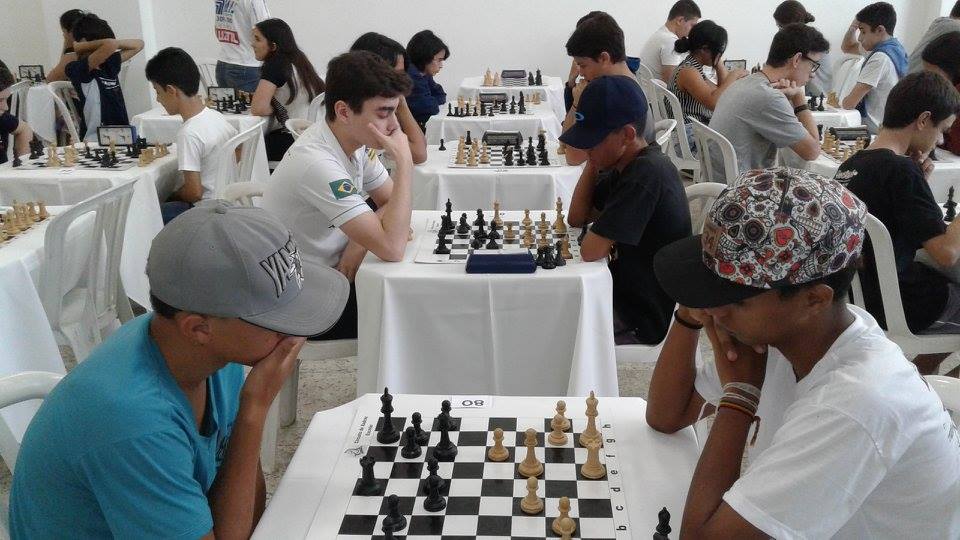 1ª etapa do Circuito Guaçuano de Xadrez Relâmpago reúne 23 enxadristas
