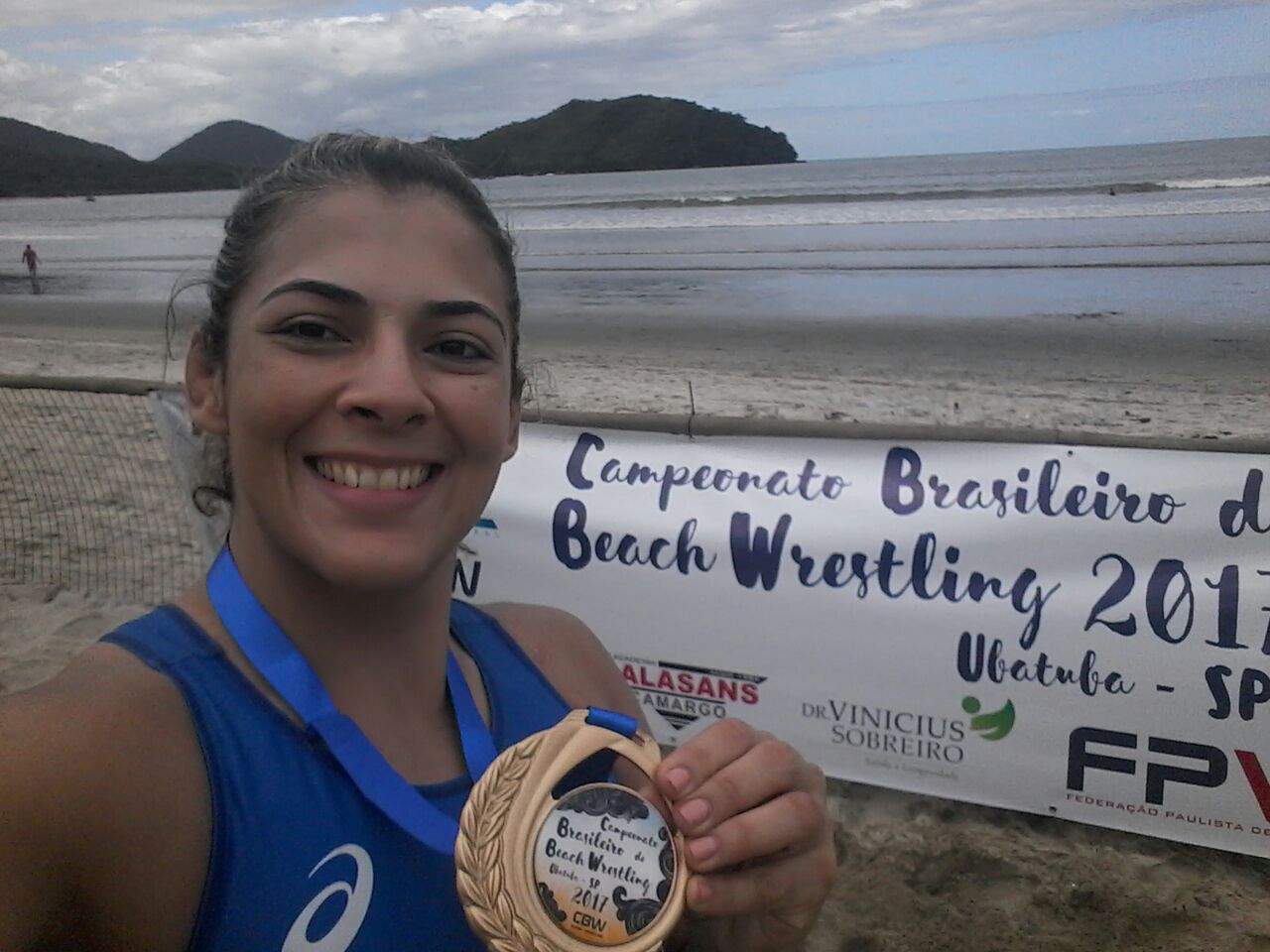 Após conquistar Brasileiro de Beach Wrestling, Keila Calaça se prepara ...