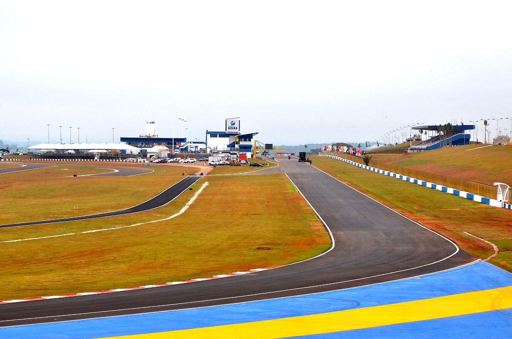 Goiânia recebe Km de arrancada de moto neste domingo (7)