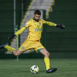 Matheus Alves goleiro Goiás