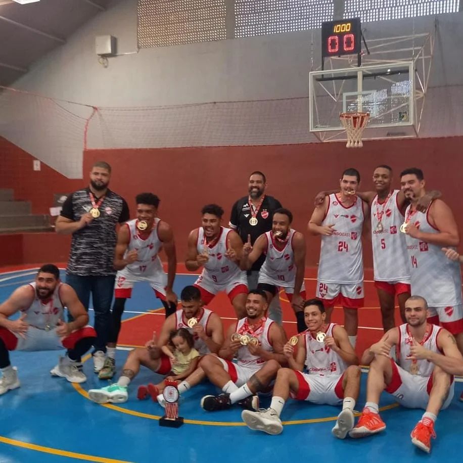 Time de basquete da OAB Paraná vence 1º Campeonato Nacional de Basquete da  OAB-CAASP