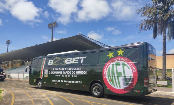 Morrinhos apresenta novo ônibus, 22 jogadores e comissão técnica para o Goianão