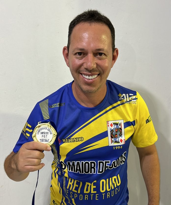 Com 18 títulos no currículo, Weltinho é eleito como o melhor jogador de truco de Goiás