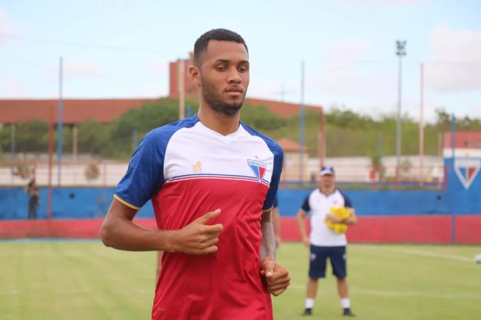 Atlético-GO encaminha contratação de atacante Gustavo Coutinho, do Fortaleza