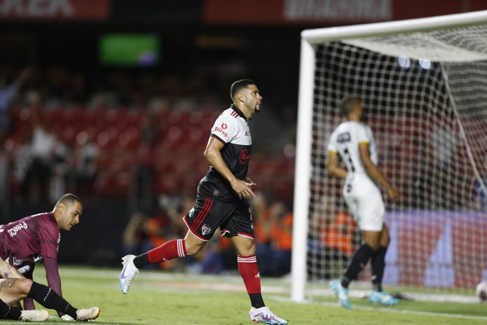 Atlético-GO segue sem receber pagamento do São Paulo pela venda de Wellington Rato