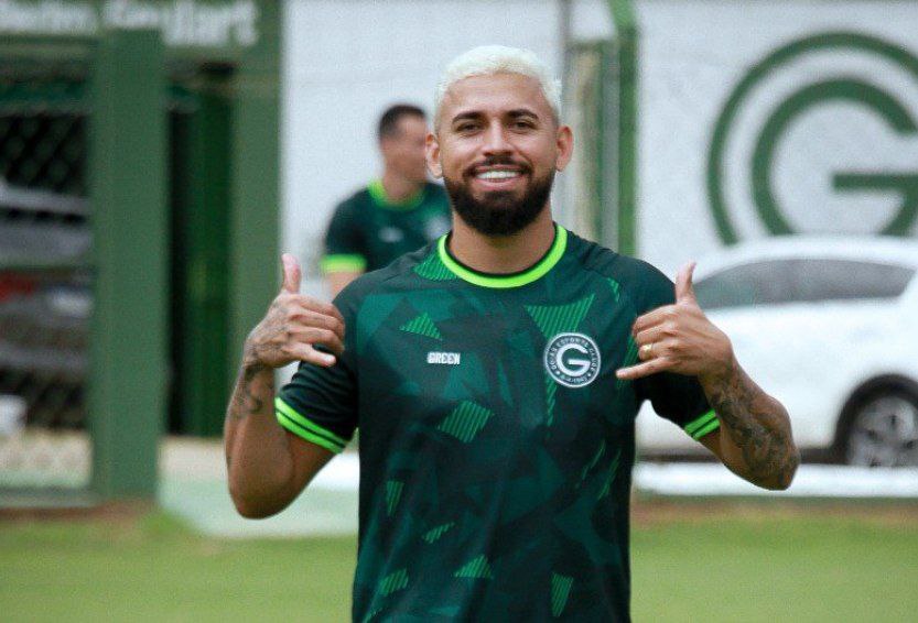 Sem espaço no elenco, volante deixa o Goiás e acerta com o Sport Recife - EG