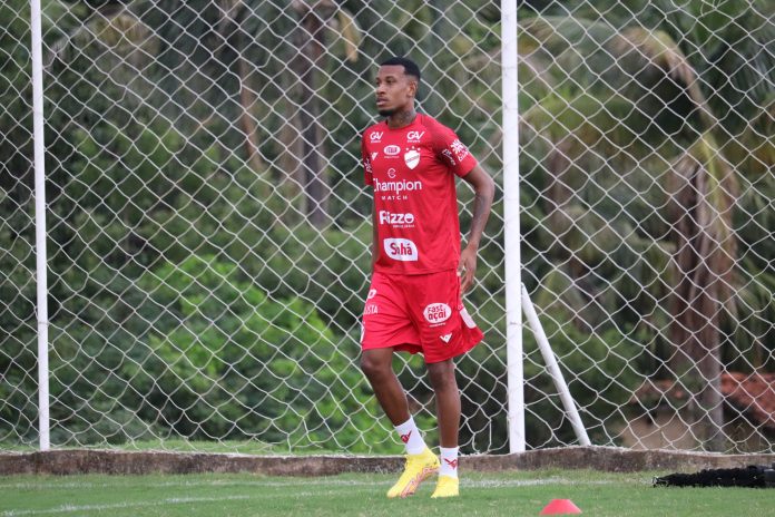 Vila Nova rescinde contrato com Gabriel Domingos, alvo de investigação