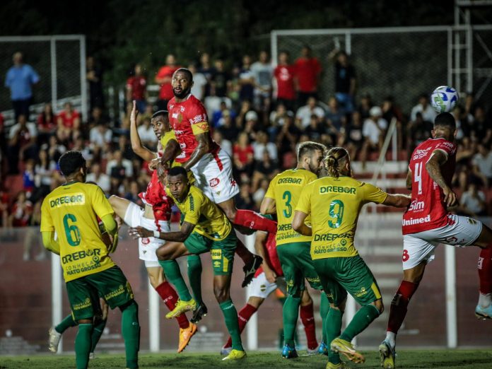 Vila Nova não joga bem, é derrotado pelo Cuiabá e fica em desvantagem na Copa Verde