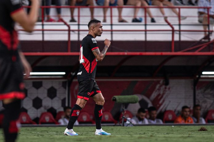 Com gol de Luiz Fernando, Atlético-GO derruba a Aparecidense e avança à final do Goianão