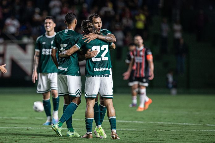 Goiás volta a vencer o Anápolis e se classifica para enfrentar o Atlético-GO na final do Goianão