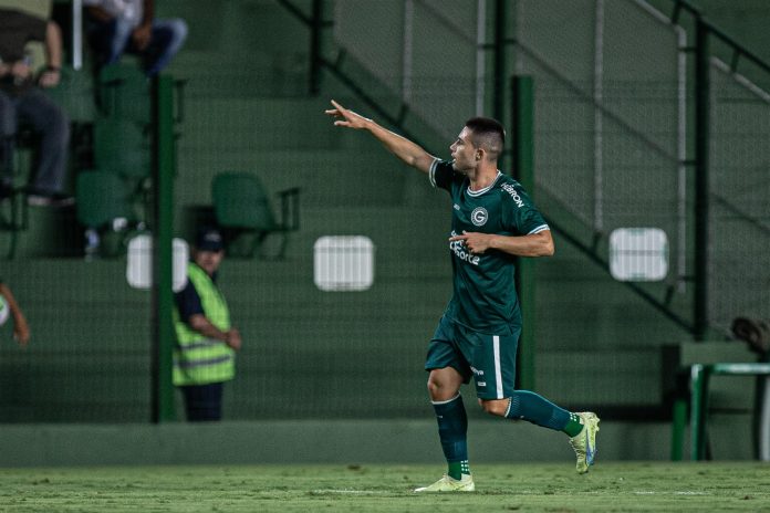 Com gol de Palacios, Goiás bate o Brasiliense e se classifica para a semifinal da Copa Verde