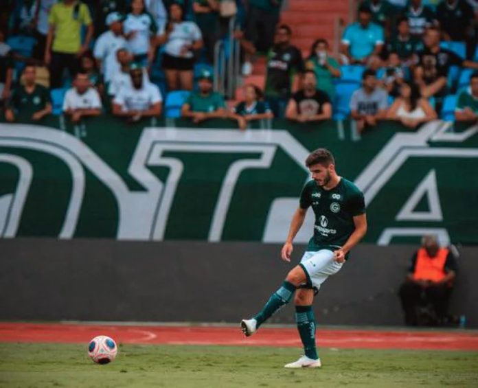 Atlético-GO acerta a contratação do zagueiro Heron, do Goiás