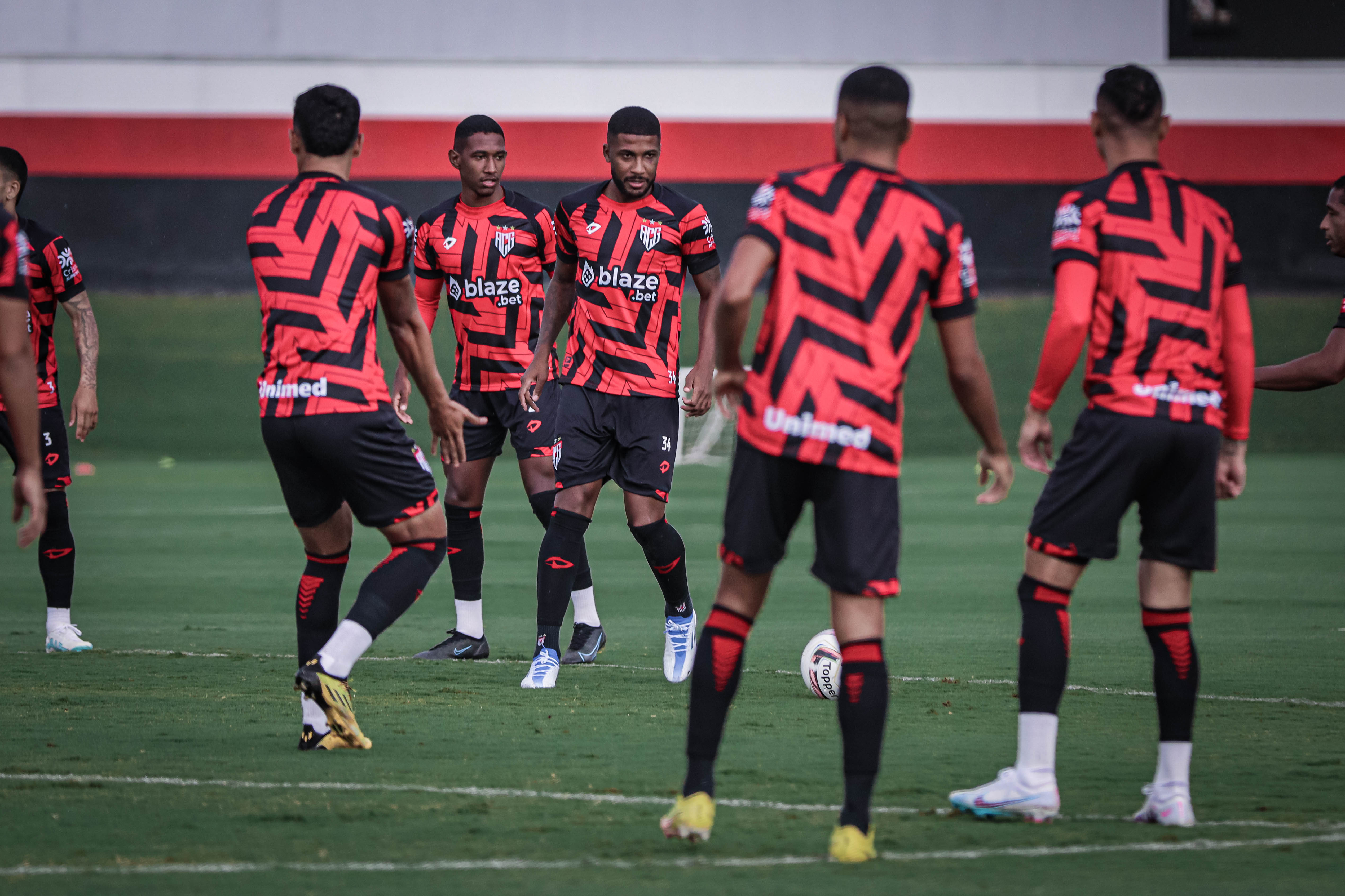 Após derrota, Adson detona atuação do Dragão e cobra Alberto