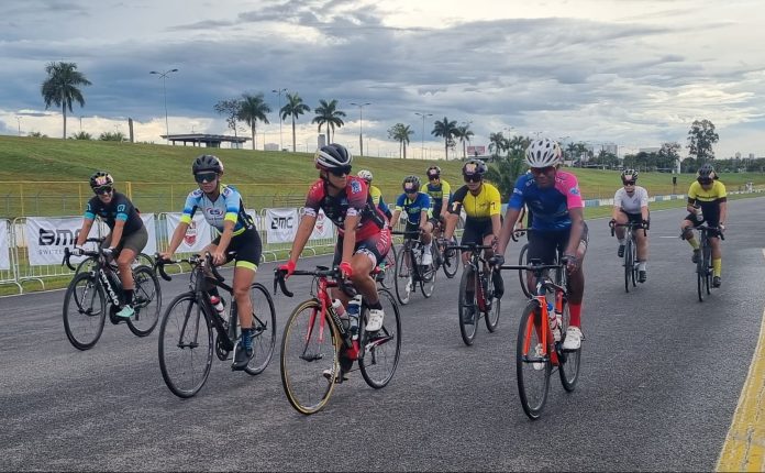 Com quase 250 participantes, Desafio 100 km de Ciclismo agita Goiânia e define ganhadores