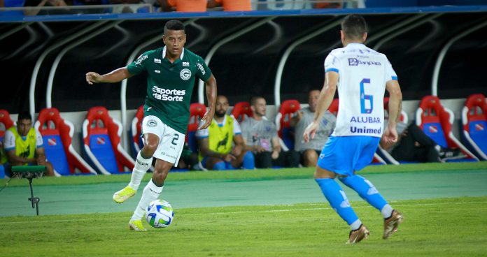 Com gols no segundo tempo, Goiás firma vantagem sobre o Paysandu na final da Copa Verde