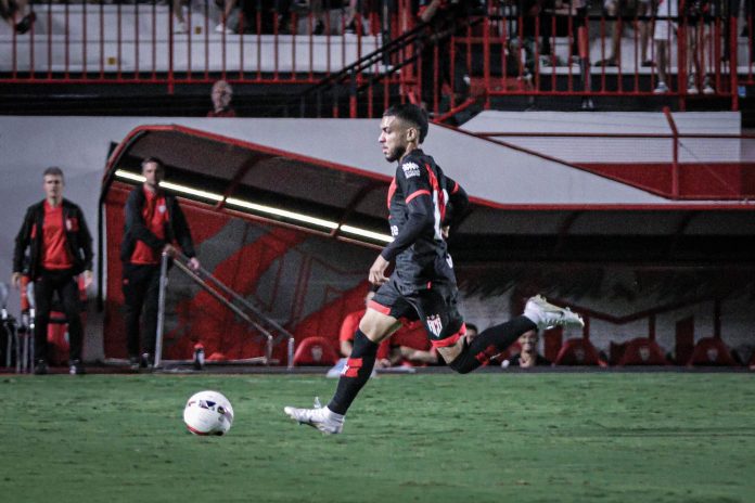 Em meio a investigação, Atlético-GO decide emprestar Moraes para a Aparecidense