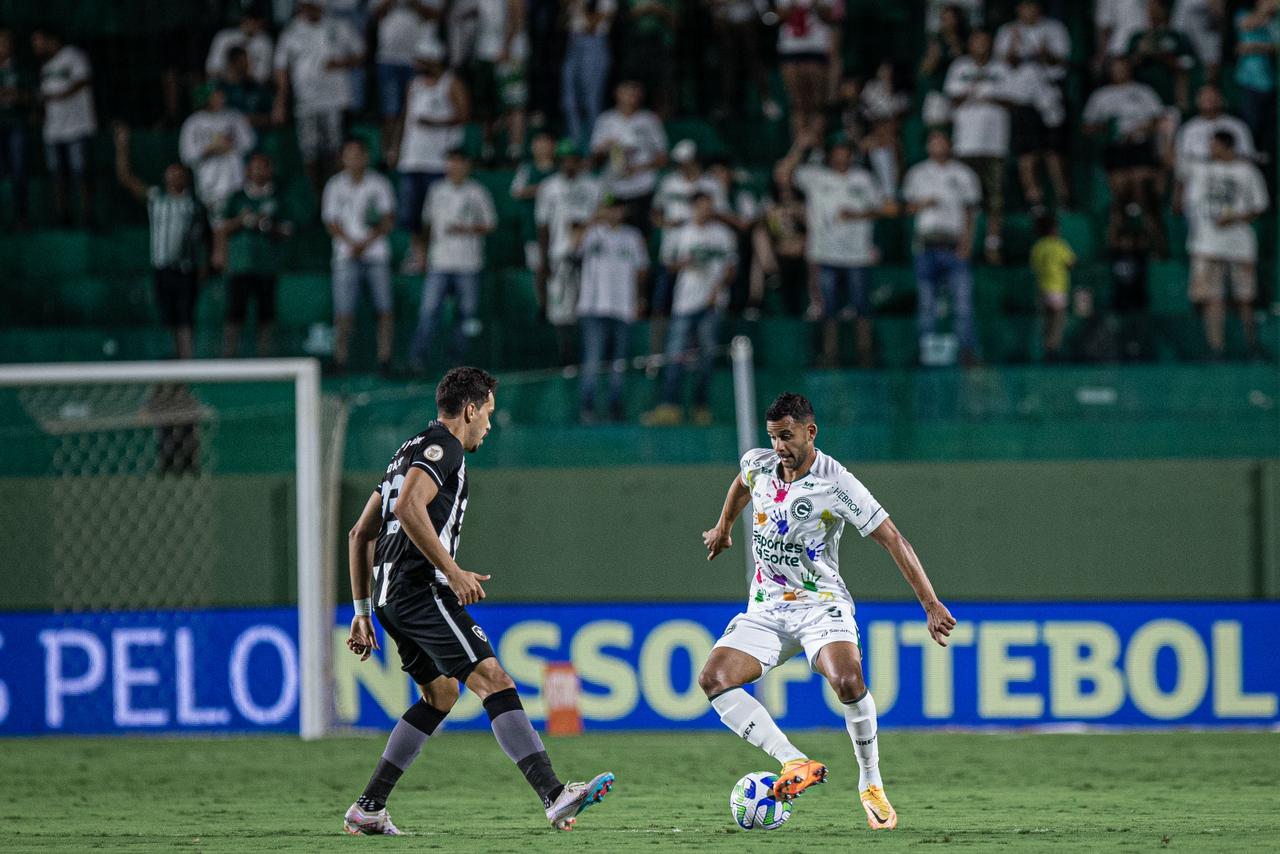 Goiás surpreende o líder Botafogo, quebra sequência e deixa o Z-4 da Série A
