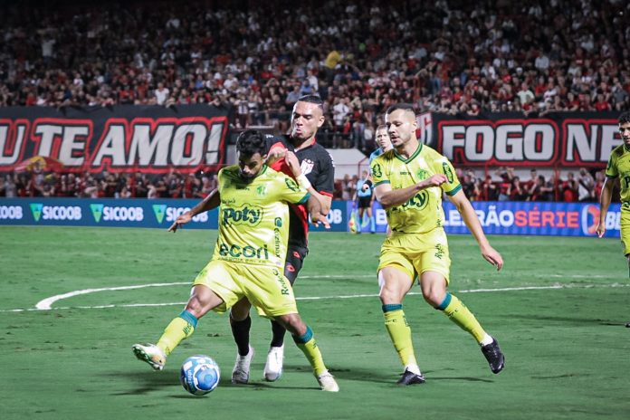 No último minuto, Atlético-GO arranca empate contra o Mirassol no Accioly