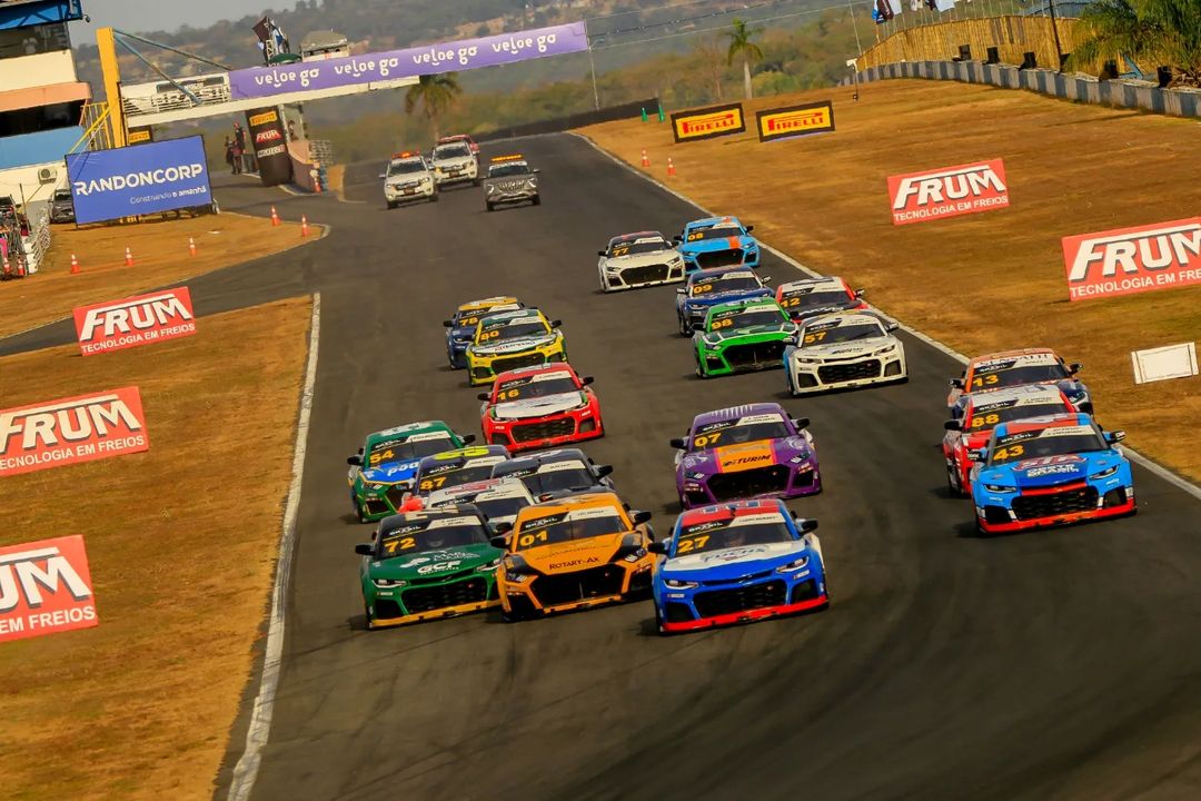 Veja como foi Corrida 3 da Special Edition 5ª etapa da Nascar Brasil