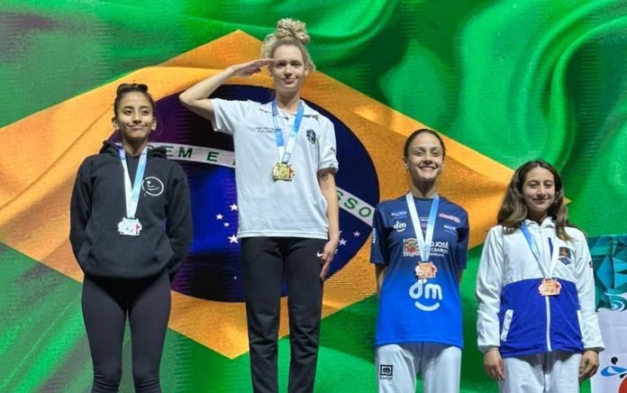 Na Argentina, Dângela Guimarães fica com o ouro e soma pontos no ranking de taekwondo