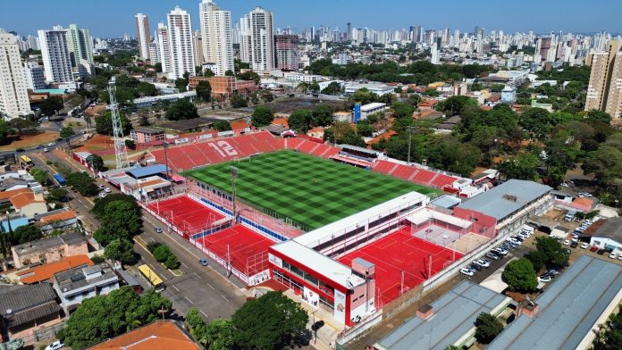 Vila Nova renegocia dívidas com oito ex-jogadores e fecha acordo de R$ 350 mil