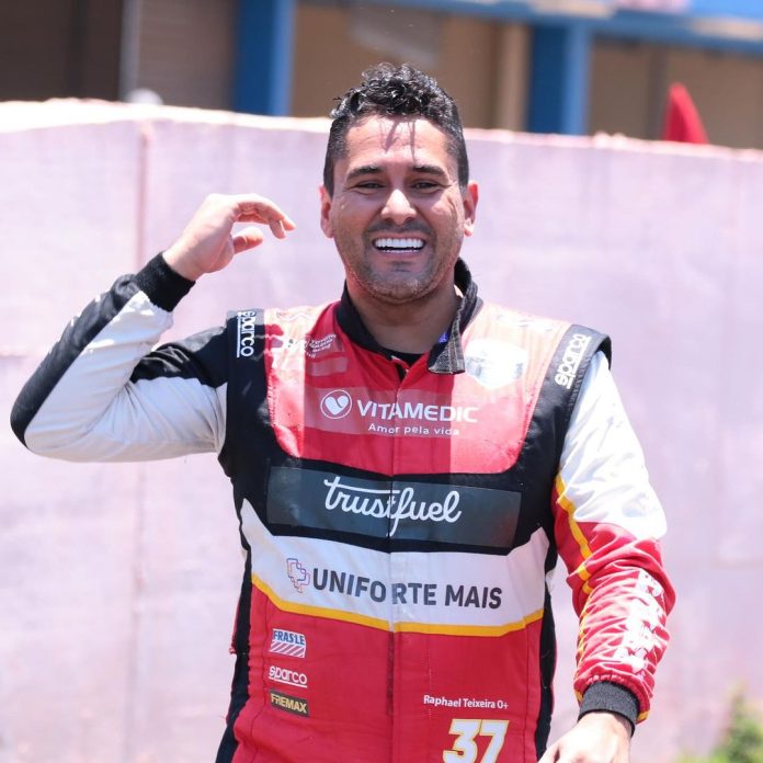 Raphael Teixeira celebra temporada no automobilismo e promete novidades para 2024