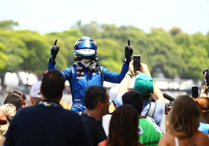 Goiano, Vinicius Tessaro é o grande campeão da Fórmula 4 Brasil de 2023