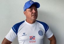Velho conhecido no futebol de Goiás, técnico Márcio Goiano é efetivado em clube da Série B