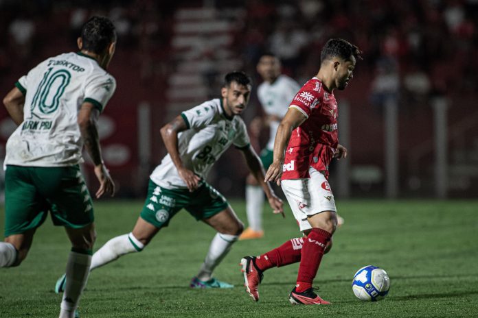 Em atuação tranquila, Vila Nova supera o Guarani e larga com vitória na Série B