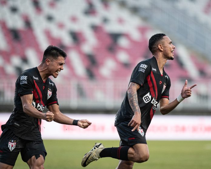 Atlético-GO vence o Brusque pelo placar mínimo e fica em vantagem na Copa do Brasil