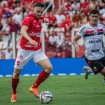 Gabriel Poveda em Vila Nova x Botafogo-SP – 4ª rodada da Série B 2025