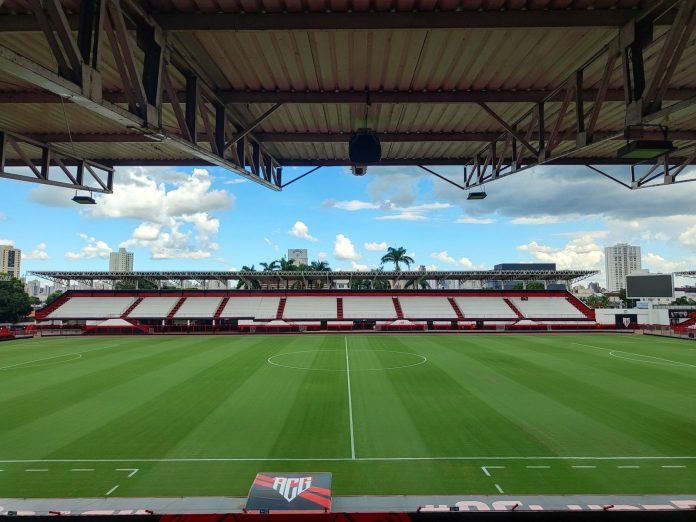 foto do estádio antônio accioly