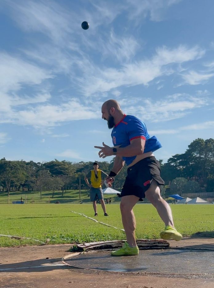 foto de atleta disputando o campeonato goiano de atletismo sub-20