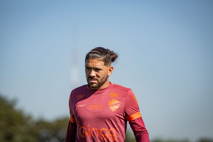 foto do atleta diego torres do vila nova futebol clube